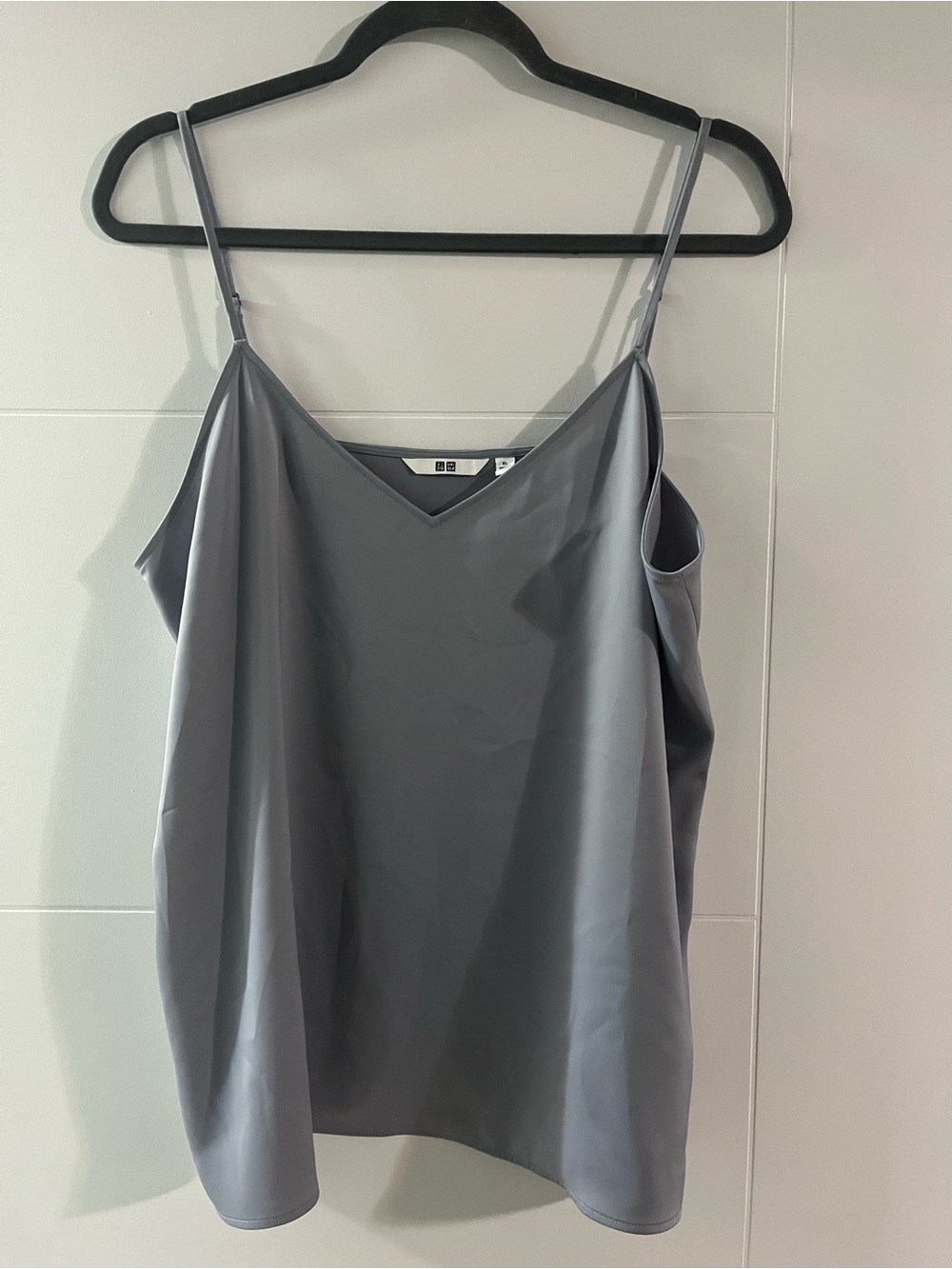UNIQLO Silver-Gray Satin-Feel V-Neck Spaghetti Strap Camisole